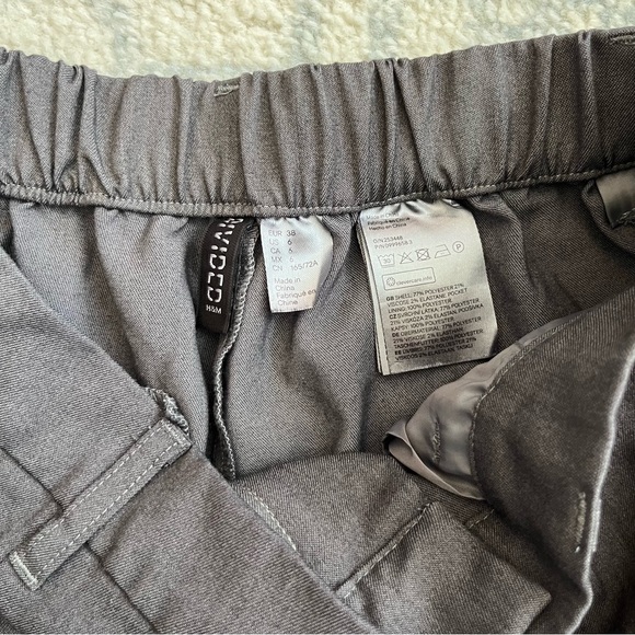 H&M dyed grey dress shorts - Picture 2 of 3